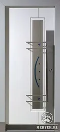 Входная белая дверь-10